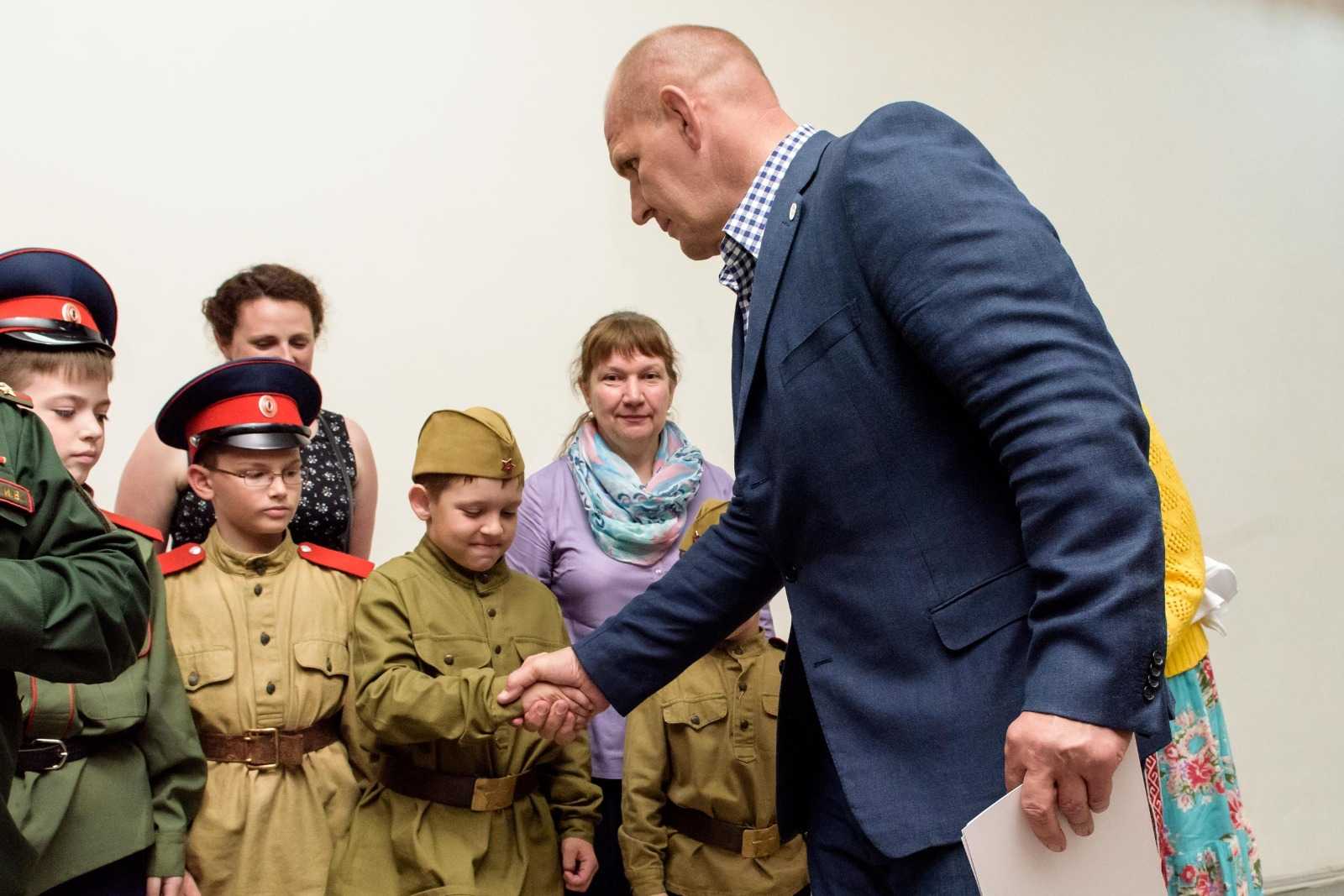 Александр Карелин